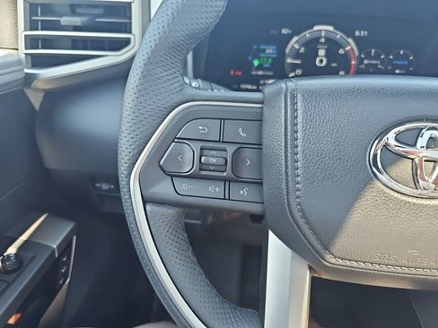 Used 2025 Toyota Sequoia Limited AWD/4WD image 15