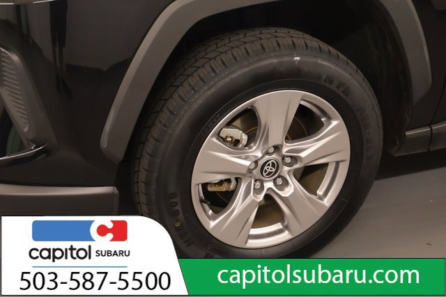 Used 2025 Toyota RAV4 XLE AWD/4WD image 7