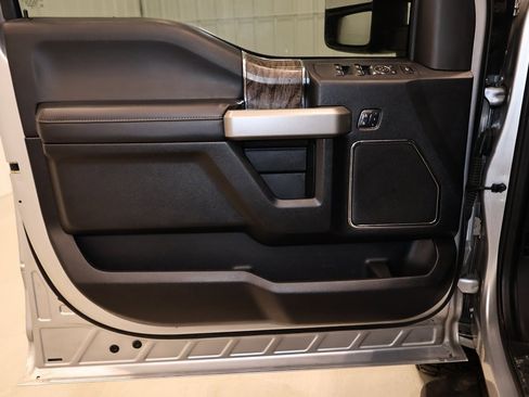 Used 2018 Ford F350 Lariat w/ Lariat Ultimate Package image 9