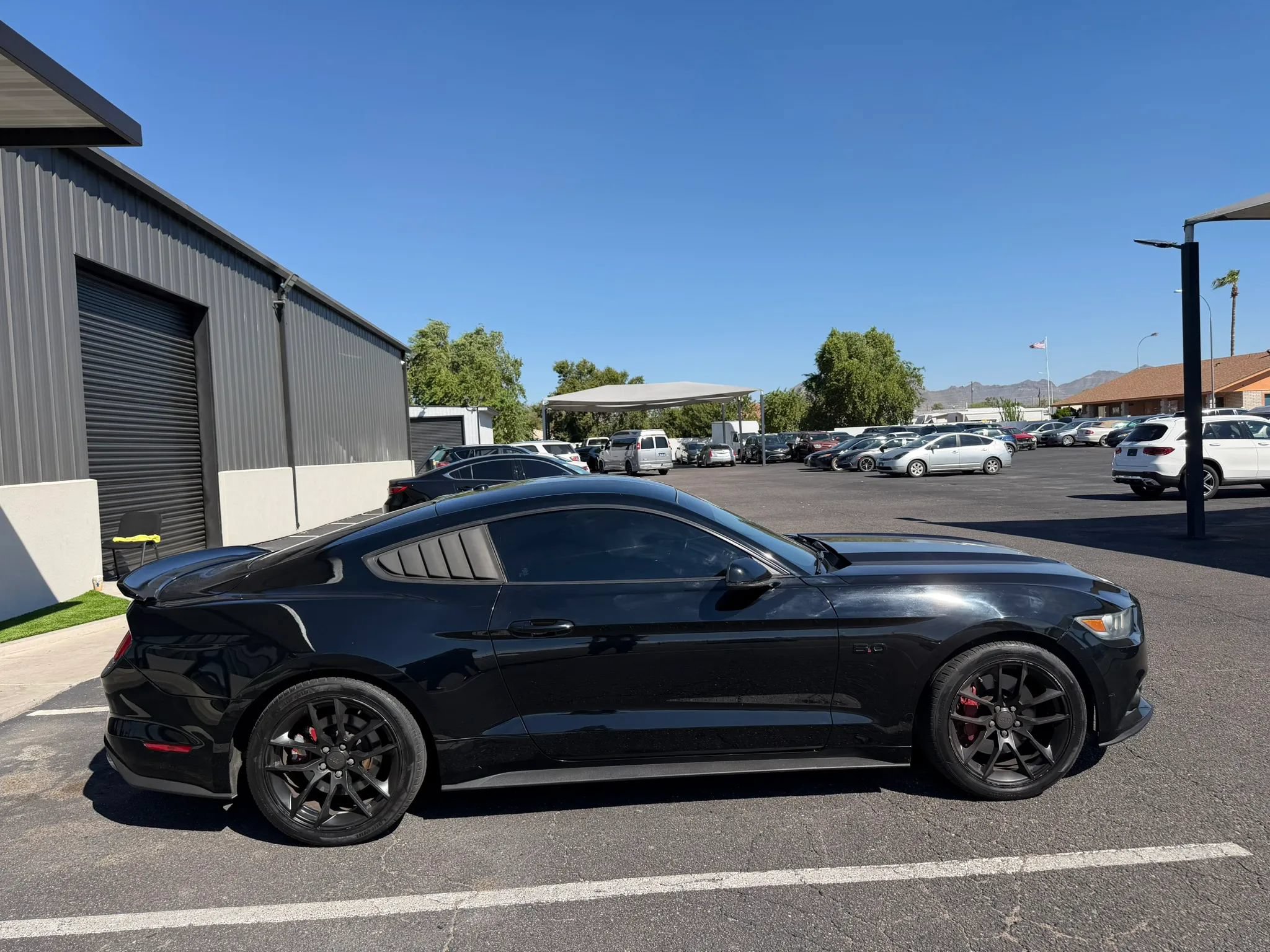 Used 2017 Ford Mustang GT Premium w/ Black Accent Package RWD image 12