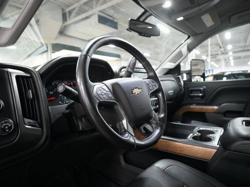 Used 2019 Chevrolet Silverado 2500 LTZ w/ Duramax Plus Package image 8