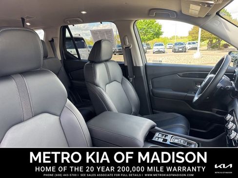 Used 2025 Honda Pilot EX-L image 42