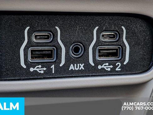 Used 2023 Chrysler Pacifica Touring-L image 45