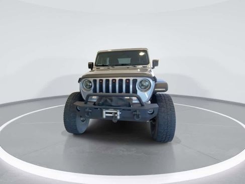 Used 2018 Jeep Wrangler Unlimited Sport S AWD/4WD image 3