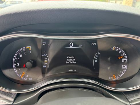 Used 2021 Jeep Grand Cherokee Laredo X image 8