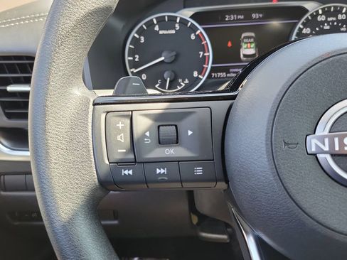 Used 2023 Nissan Rogue SV FWD image 5