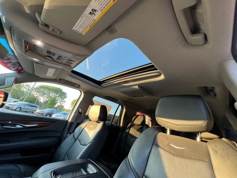 Used 2017 Cadillac Escalade Premium Luxury image 15