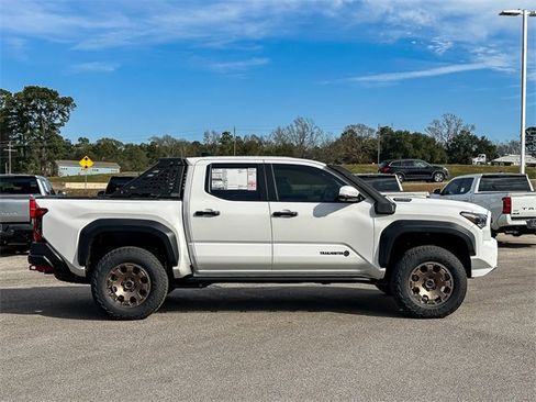New 2026 Toyota Tacoma TrailHunter image 9