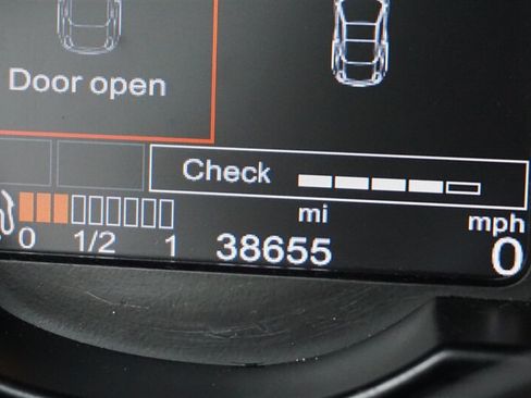 Used 2014 Ferrari California RWD image 4
