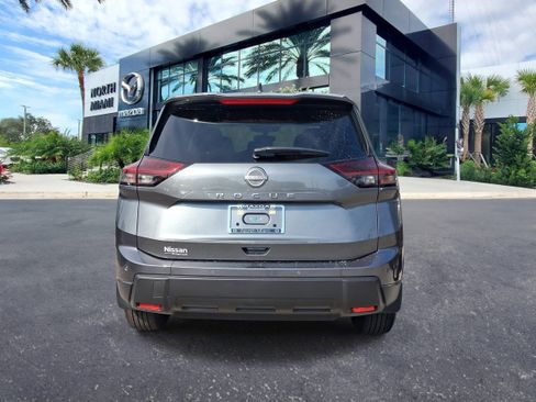 Used 2026 Nissan Rogue S FWD image 4