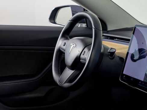 Used 2018 Tesla Model 3 Long Range image 24