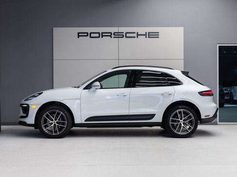 Certified 2026 Porsche Macan AWD/4WD image 4