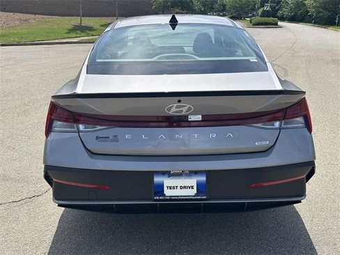 New 2025 Hyundai Elantra SEL image 4