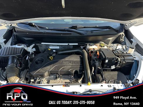 Used 2024 GMC Terrain AT4 w/ GMC Pro Grade Package AWD/4WD image 17