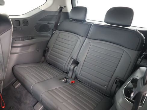 Used 2024 Kia EV9 Land image 23