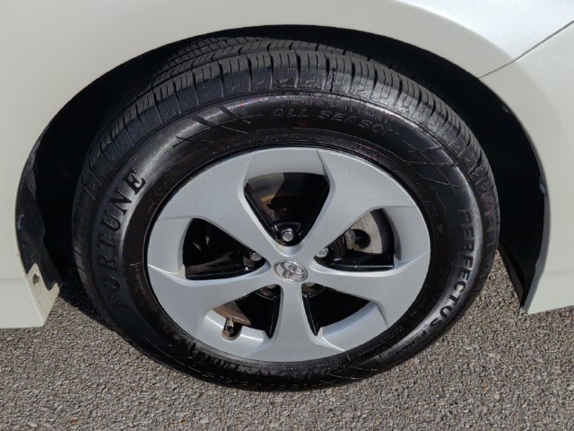 Used 2014 Toyota Prius Three w/ Solar Roof Package FWD image 9