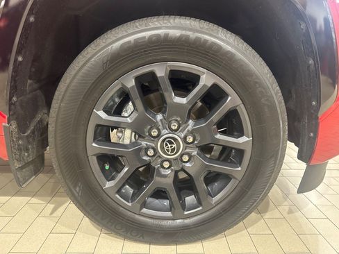 Used 2023 Toyota Sequoia Platinum AWD/4WD image 12
