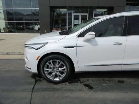 Used 2023 Buick Enclave Premium w/ Experience Buick Package image 2