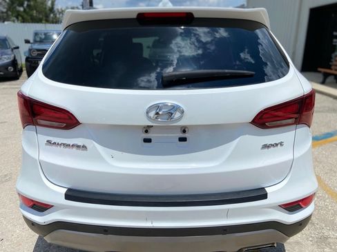Used 2017 Hyundai Santa Fe Sport FWD image 4