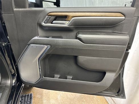 Used 2024 Chevrolet Silverado 2500 High Country w/ High Country Premium Package image 29