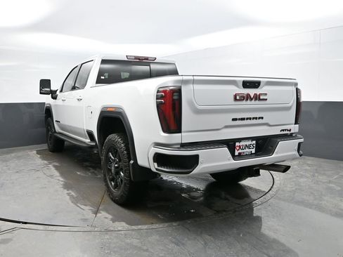Used 2024 GMC Sierra 2500 AT4 w/ AT4 Premium Plus Package image 8
