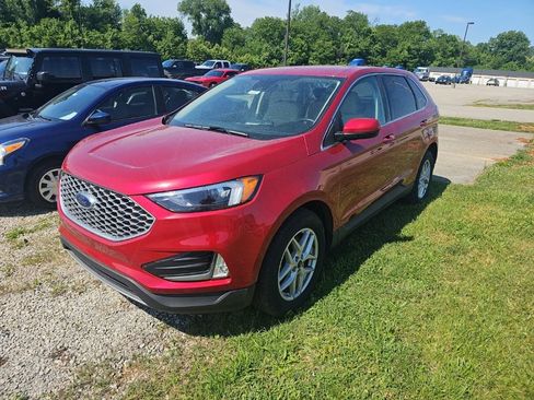 Used 2024 Ford Edge SEL w/ Convenience Package AWD/4WD image 3