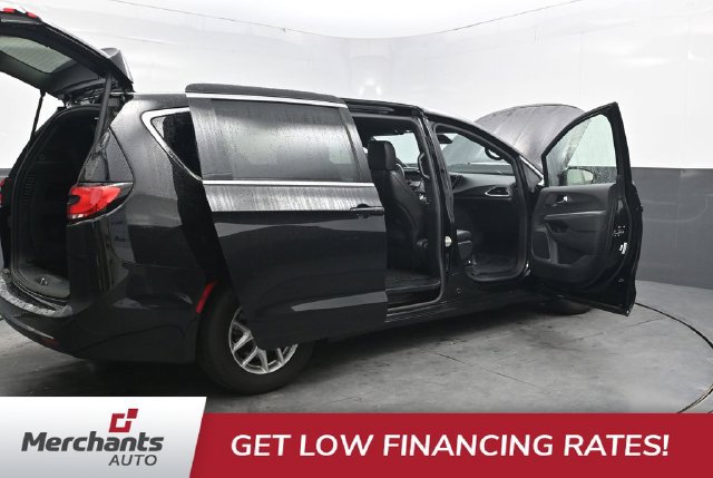Used 2025 Chrysler Pacifica Select FWD image 60