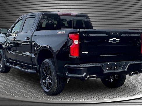 Used 2025 Chevrolet Silverado 1500 LT Trail Boss w/ Convenience Package II image 4