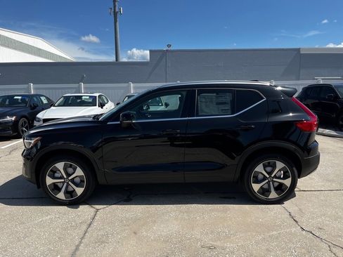 New 2025 Volvo XC40 B5 Core w/ Protection Package Premier image 4