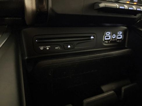 Used 2019 RAM 1500 Laramie AWD/4WD image 31