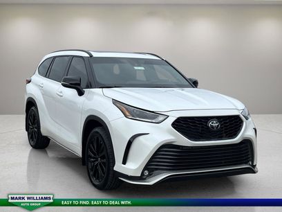 Used 2023 Toyota Highlander XSE