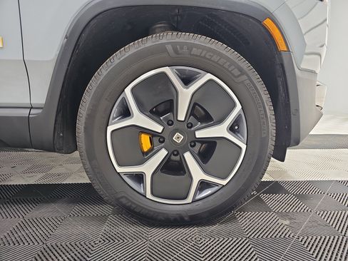 Used 2023 Rivian R1T Adventure AWD/4WD image 11