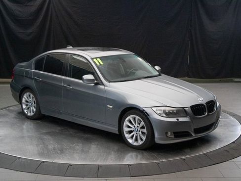 Used 2011 BMW 328i xDrive Sedan image 2