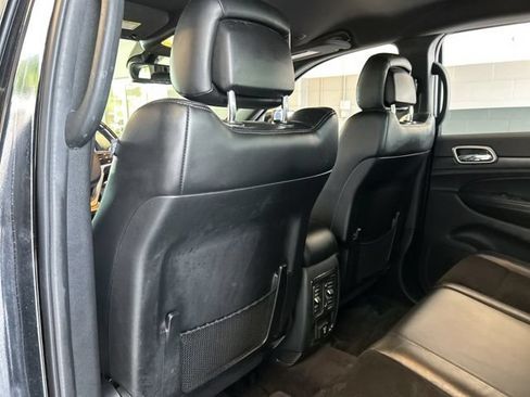 Used 2018 Jeep Grand Cherokee Altitude AWD/4WD image 18