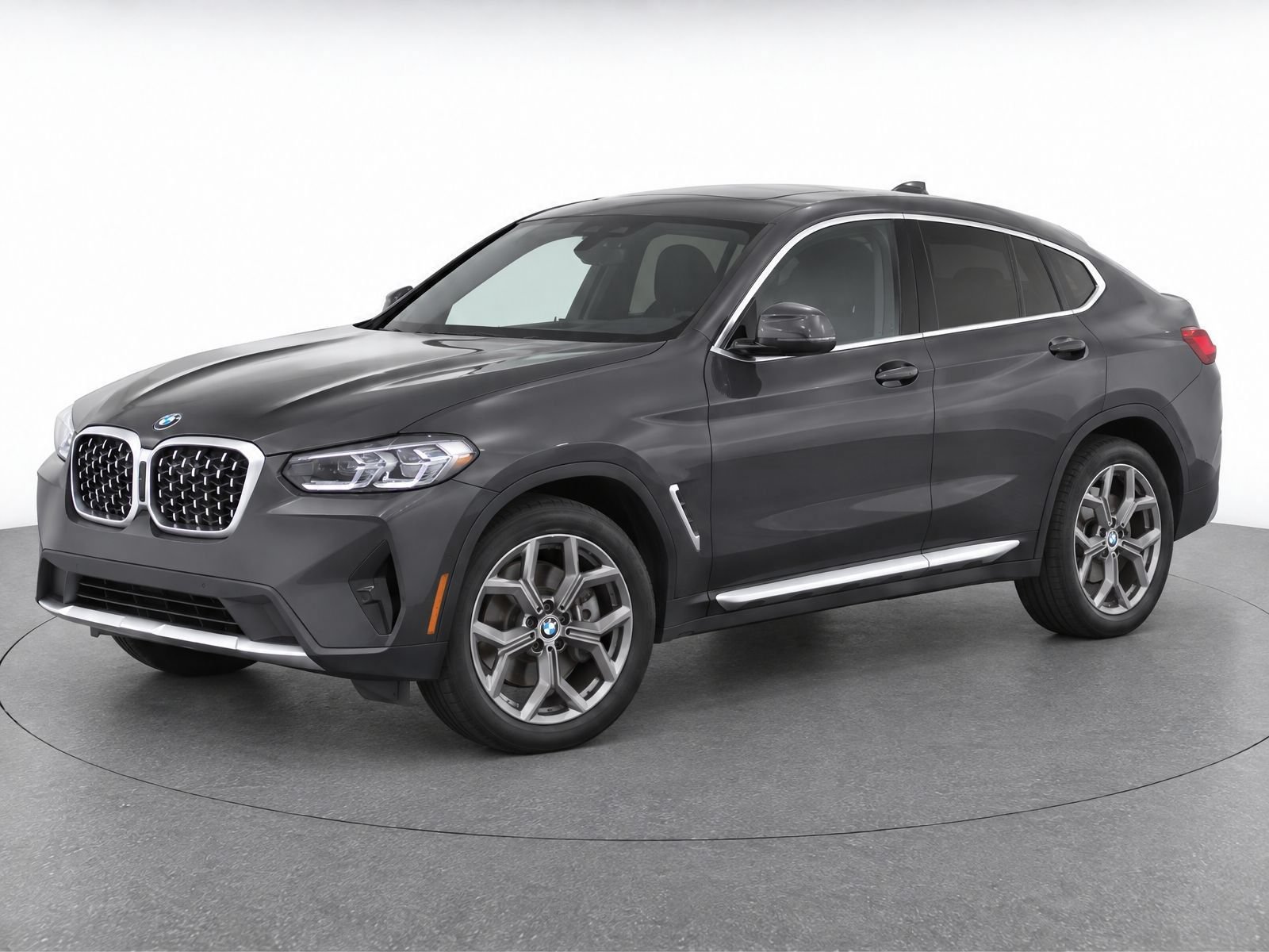 Certified 2025 BMW X4 xDrive30i AWD/4WD image 2