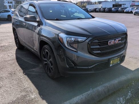 Used 2021 GMC Terrain SLE w/ Elevation Edition image 5