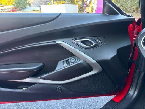 Used 2018 Chevrolet Camaro LT image 20