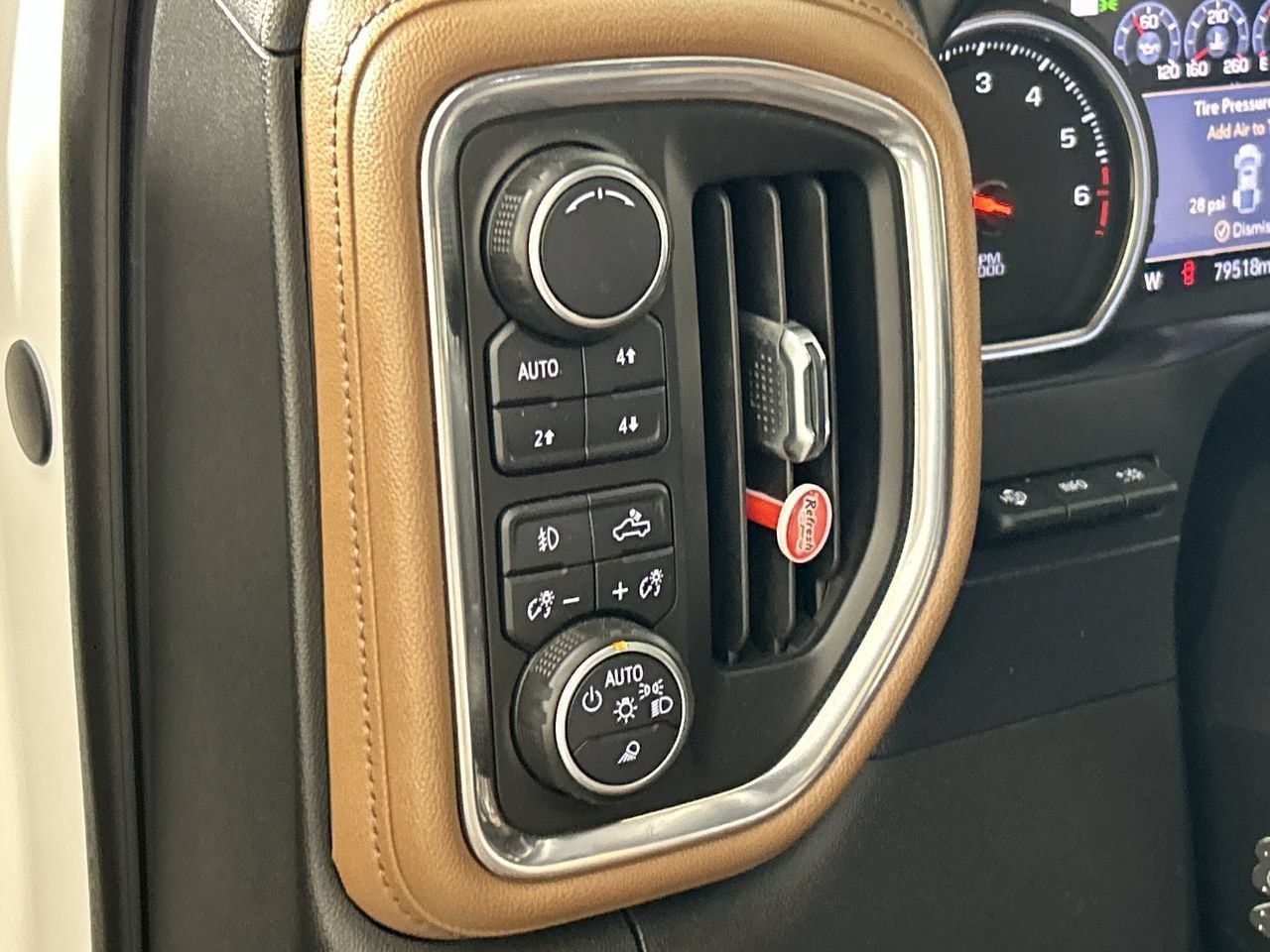 Used 2019 Chevrolet Silverado 1500 High Country w/ Technology Package AWD/4WD image 14