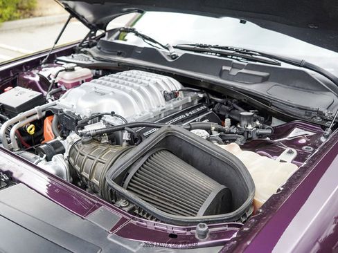 Used 2020 Dodge Challenger SRT Hellcat RWD image 15