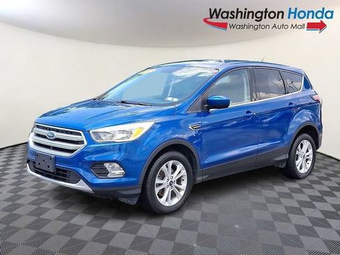 Used 2017 Ford Escape SE FWD image 3