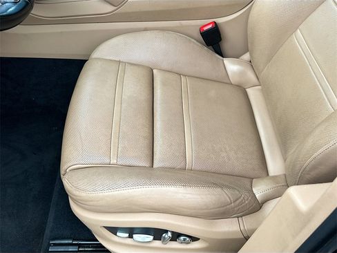 Used 2021 Porsche Cayenne Coupe image 21