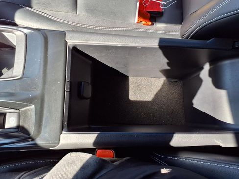 Used 2025 Toyota Camry SE image 12