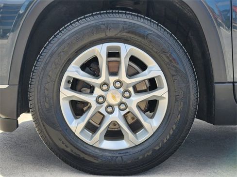 Used 2020 Chevrolet Traverse LT image 10