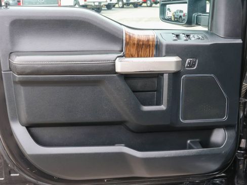 Used 2020 Ford F150 Lariat AWD/4WD image 4