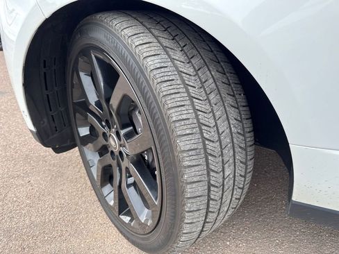 Used 2020 Land Rover Range Rover HSE image 56