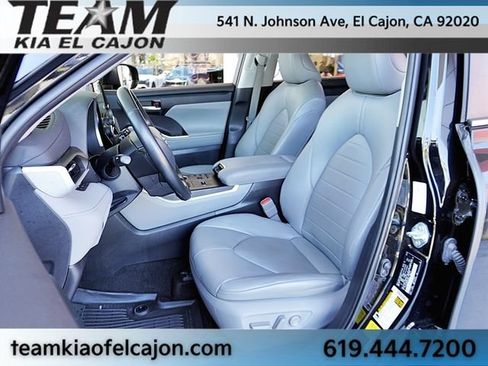 Used 2023 Toyota Highlander XLE FWD image 15