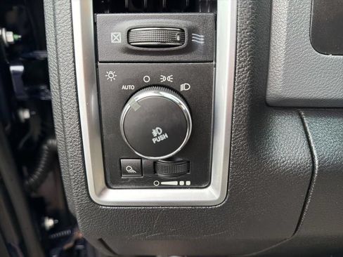 Used 2013 RAM 1500 Classic SLT RWD image 40