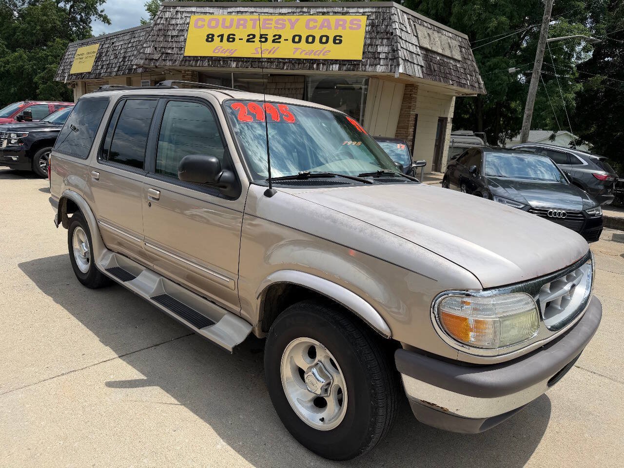 Used 1997 Ford Explorer XLT AWD/4WD image 1