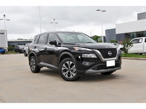 Used 2023 Nissan Rogue SV image 1