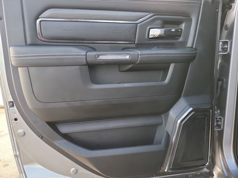 Used 2024 RAM 3500 Limited image 11